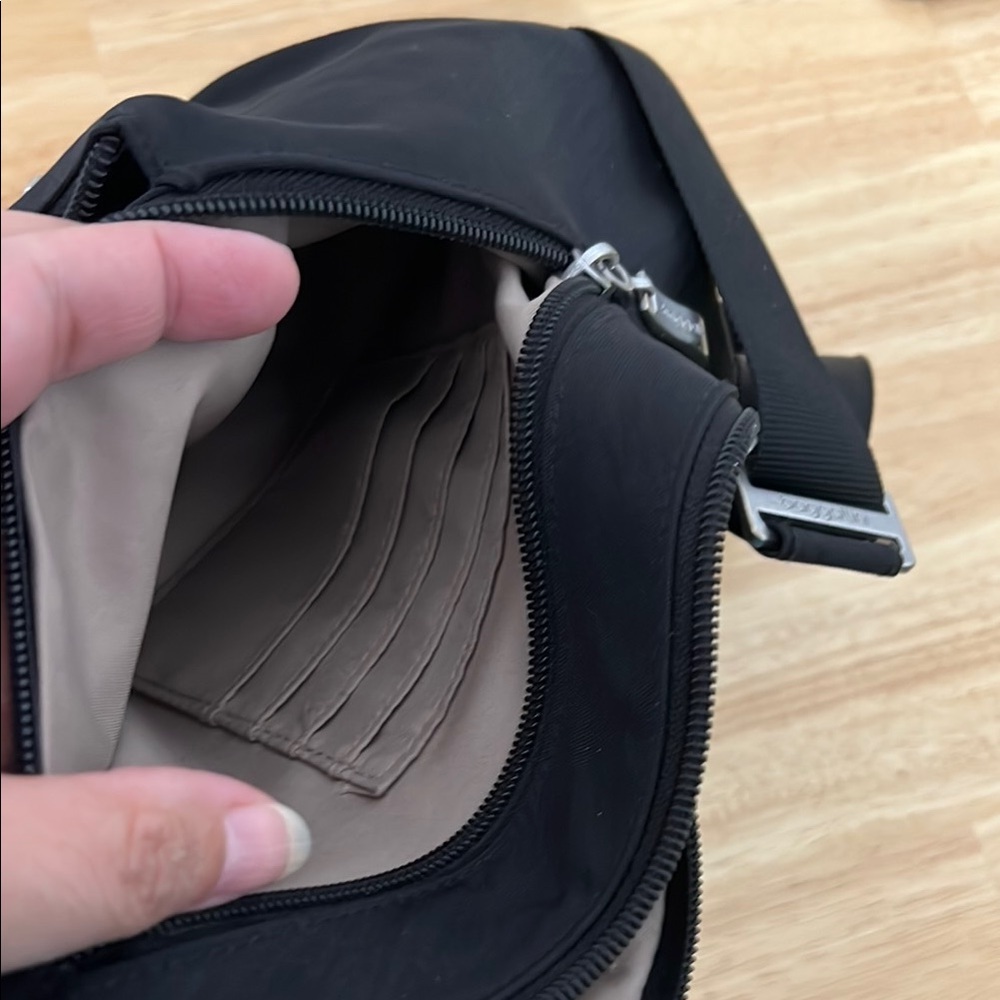 Baggallini Black Belt Bag Sleek Minimalist Design - Picture 5 of 6